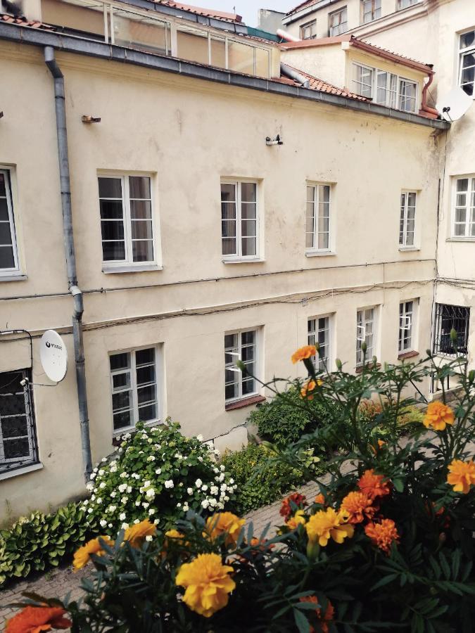 Old Town Home Of Evil Dog VNO Exterior foto
