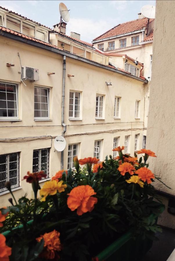Old Town Home Of Evil Dog VNO Exterior foto
